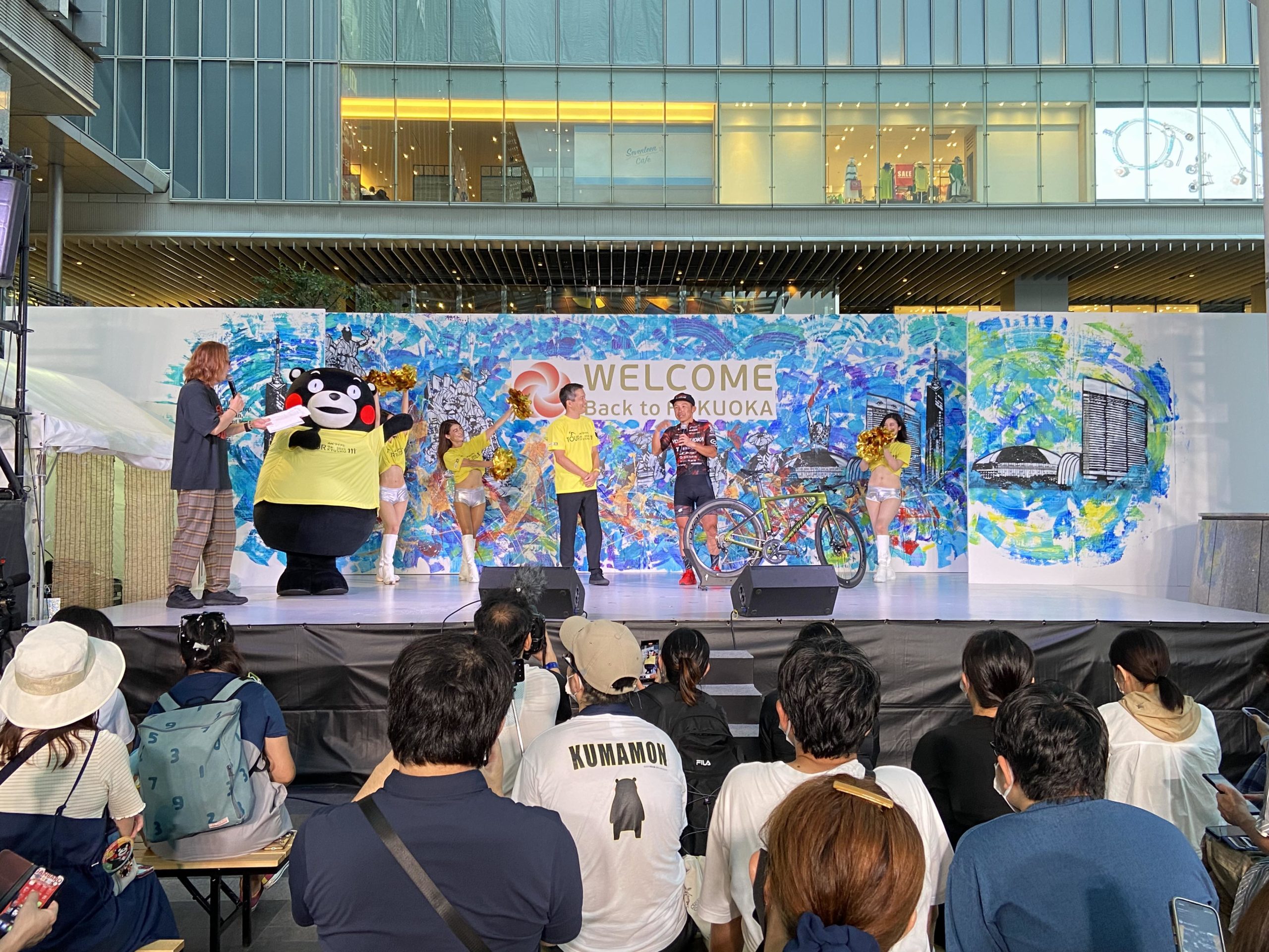 7/29 JR博多駅前のイベントに向川選手が登場しました